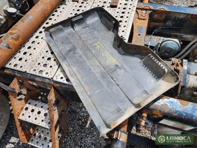 Freightliner Cascadia 125 Battery Box Cover