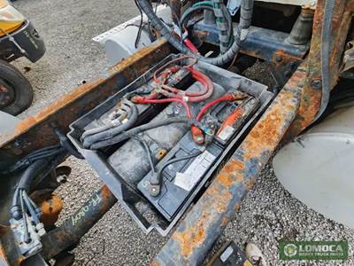 Freightliner Cascadia 125 Battery Box