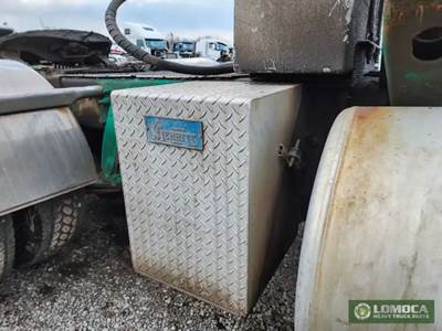 Freightliner Cascadia Battery Box for a 2013 Freightliner Cascadia 125