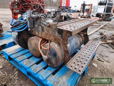 International 4400 Battery Box