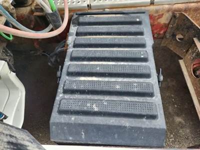 International 9200i Battery Box