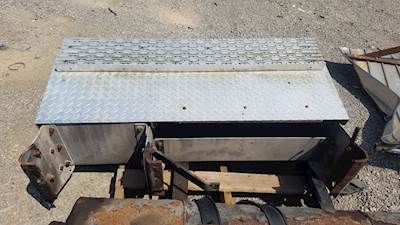 International 9300 Battery Box Cover