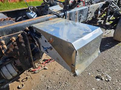 International HX620 Battery Box