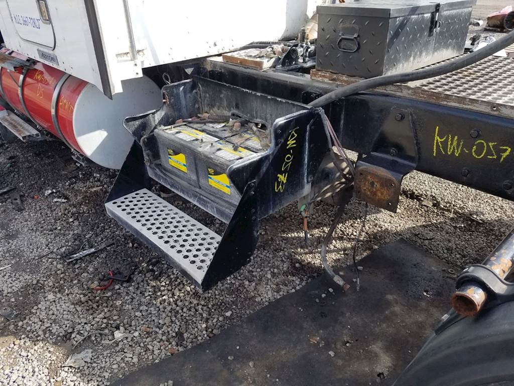 2005 Kenworth T800 Battery Box For Sale York, ON, Canada KW05732