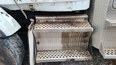 Kenworth T800 Battery Box