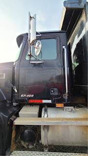 Mack CL713 Battery Box