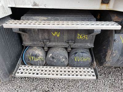Volvo VNL Battery Box