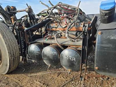 Volvo VNL Battery Box