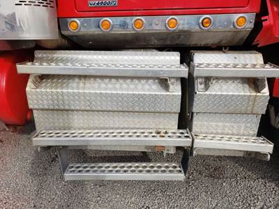 Western Star 4900FA Battery Box for a 2017 Western Star 4900 FA