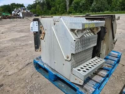 Western Star 4900FA Battery Box for a 2019 Western Star 4900 FA