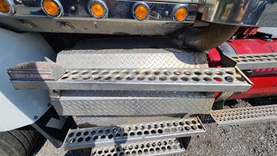 Western Star 4900SA Battery Box for a 2018 Western Star 4900 SA