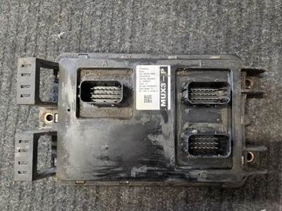 Eaton-Fuller RTLO18918B Body Control Module for a 2014 Peterbilt 389