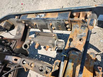 International HX620 Bracket