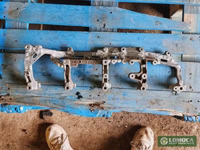 Paccar MX13 Engine Bracket - Used - Part Number: 1933050 - Serial Number: 86585 