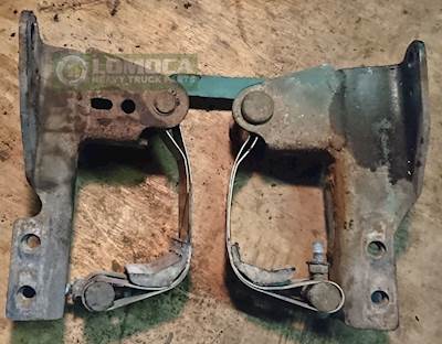 Volvo VNL Bracket