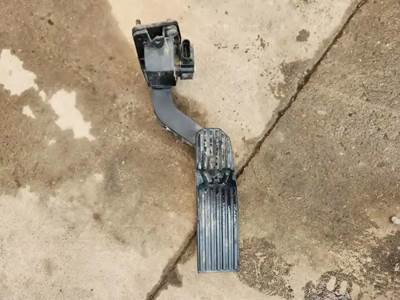 Used 2018 Western Star 5700 Throttle / Accelerator Pedal, Part # A01-34092-000