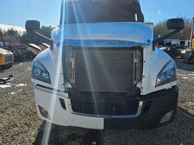 Freightliner Cascadia 126 Front Bumper