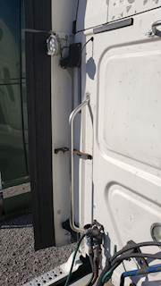 Freightliner Cascadia 125 Left Cab Fairing