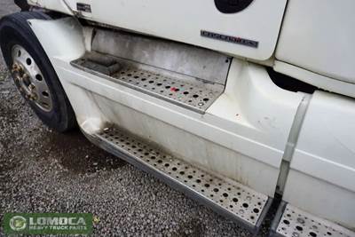 Freightliner Cascadia 125 Right Cab Fairing