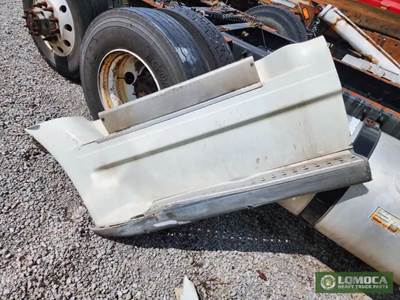 Freightliner Cascadia 125 Left Cab Fairing