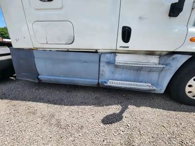 Freightliner Cascadia 125 Right Cab Fairing