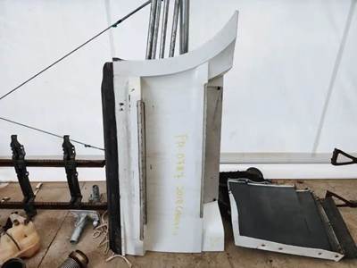 Freightliner Cascadia 126 Left Cab Fairing