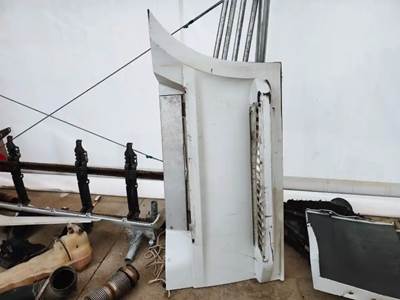 Freightliner Cascadia 126 Right Cab Fairing