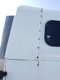 Freightliner Columbia 120 Right Cab Fairing