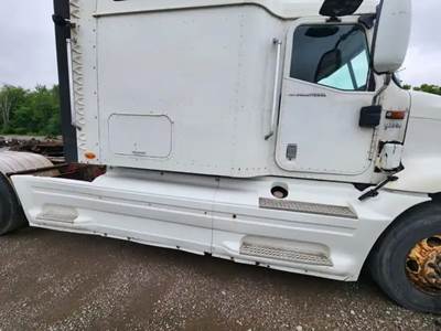 International 9200i Right Cab Fairing