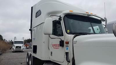 International 9400i Right Cab Fairing