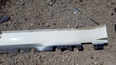 Volvo VNL Right Cab Fairing