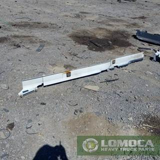 Volvo VNL Left Cab Fairing