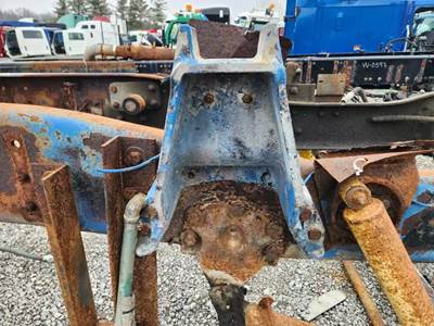 Ford LNT9000 Cab Mount