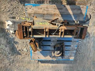 Freightliner Cascadia 113 Cab Mount