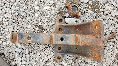 Freightliner Cascadia 125 Cab Mount