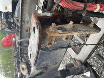 Freightliner Cascadia 125 Cab Mount