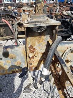 Freightliner FLD120SD Cab Mount