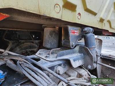 International 7600 Cab Mount