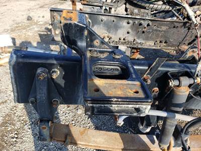 Kenworth T680 Cab Mount