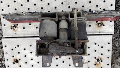 Kenworth T800 Cab Mount