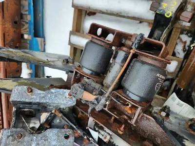 Kenworth T800 Cab Mount