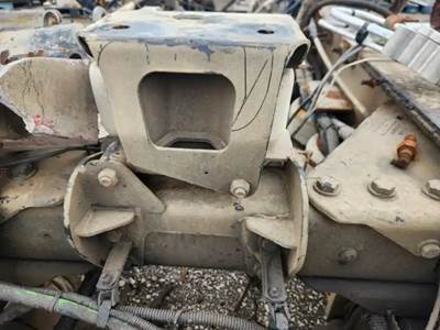 Kenworth T800 Cab Mount