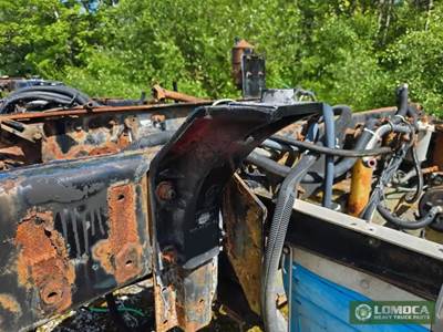 Kenworth T800B Cab Mount