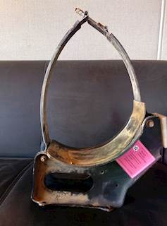 Mack Vision CX613 Cab Mount for a 2006 Mack CX 613