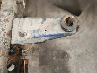 Peterbilt 379 Cab Mount