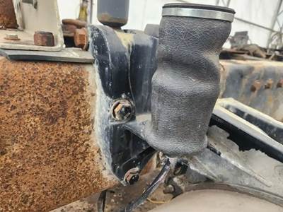 Peterbilt 379 Cab Mount
