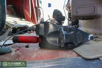 Peterbilt 387 Cab Mount