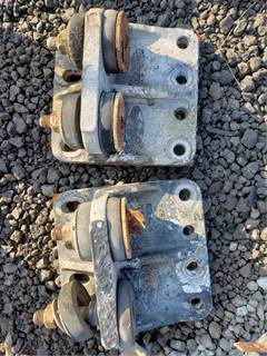 Peterbilt 389 Cab Mount