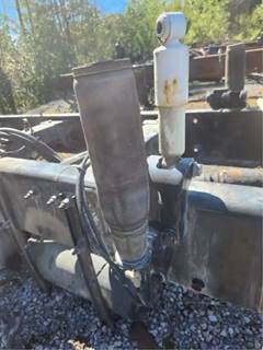 Peterbilt 389 Cab Mount