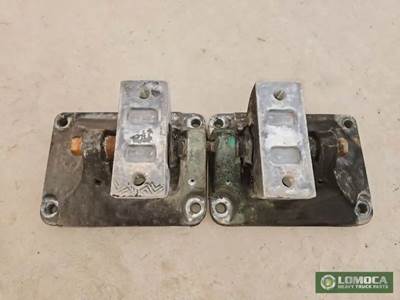 Peterbilt 567 Cab Mount